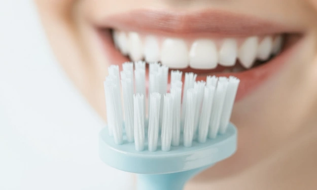 Diş Fırçası Seçimi Nasıl Yapılır? Diş Sağlığı İçin Doğru Fırçayı Bulmanın Yolları