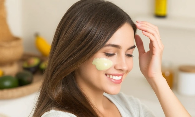 Parlak ve Yumuşak Saçlar İçin 2 Etkili Maske Tarifi