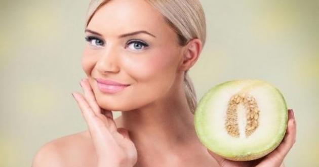 Cildi Sıkılaştıran Nemlendiren Yüzü Beyazlatan Kavun Maskesi Nasıl Yapılır