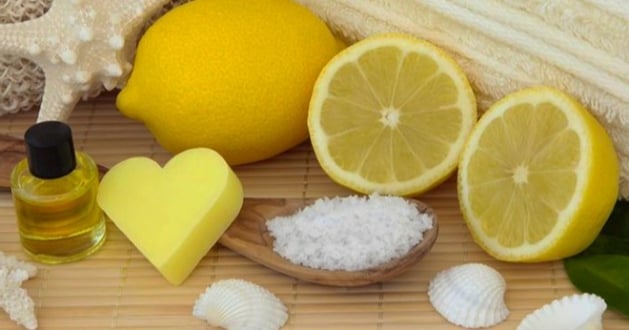 Siyah Noktalar İçin Şekerli Limon Maskesi