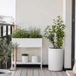 Küçük balkon dekorasyon fikri 3 — şehir balkonu dekorasyonu